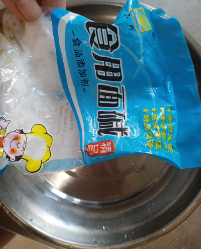 过年大扫除：面碱加盐去油污真挺好使