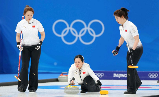 祝贺:中国女子冰壶队爆冷9-6卫冕冠军瑞典队