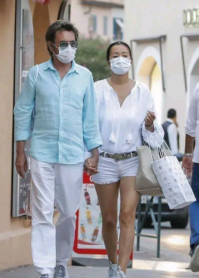 巩俐的这个法国丈夫米歇尔有些装“高冷”，又摆谱！