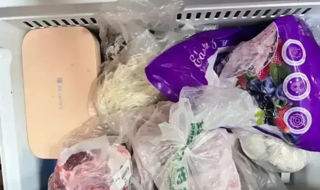 上海一女子晒出自家的囤货