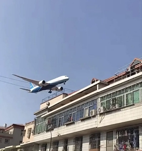 圆梦了：第一次离飞机这么近，太有画面感了