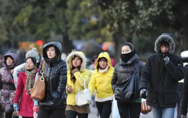 北方地区大幅降温，冷冬或成定局？双峰拉尼娜影响有多大？